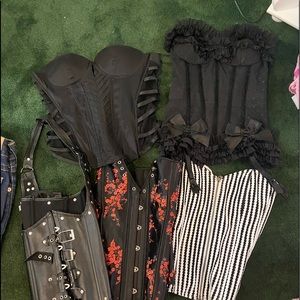 CORSETS LOT OF 5 sz M-L